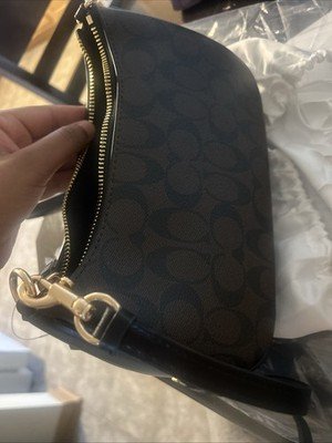 Image #2 from Amelia Scott