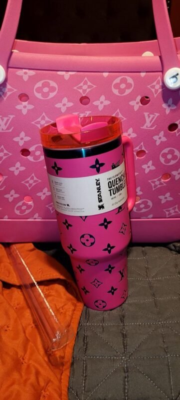 Image #1 from Leslie Cecil